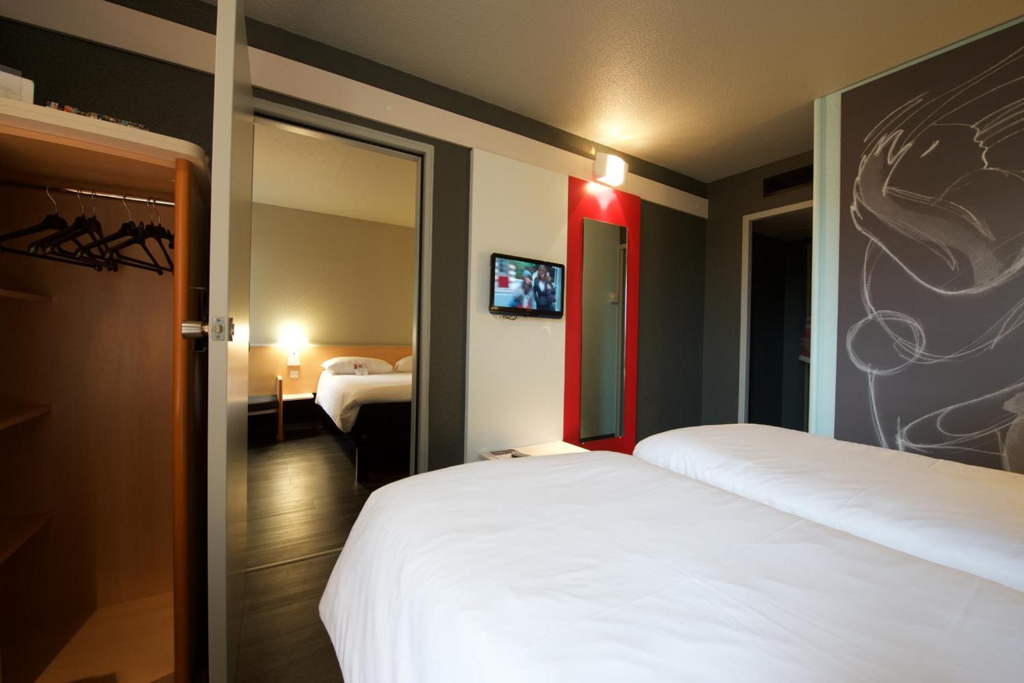 Hotel Ibis Pau Lescar Habitación foto